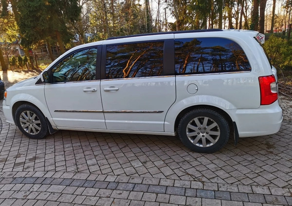 Chrysler Town &amp; Country cena 59000 przebieg: 209000, rok produkcji 2015 z Zagórz małe 29